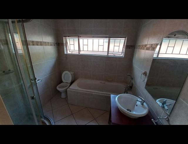 2 BEDROOM PROPERTY TO RENT IN PRETORIA GARDENS